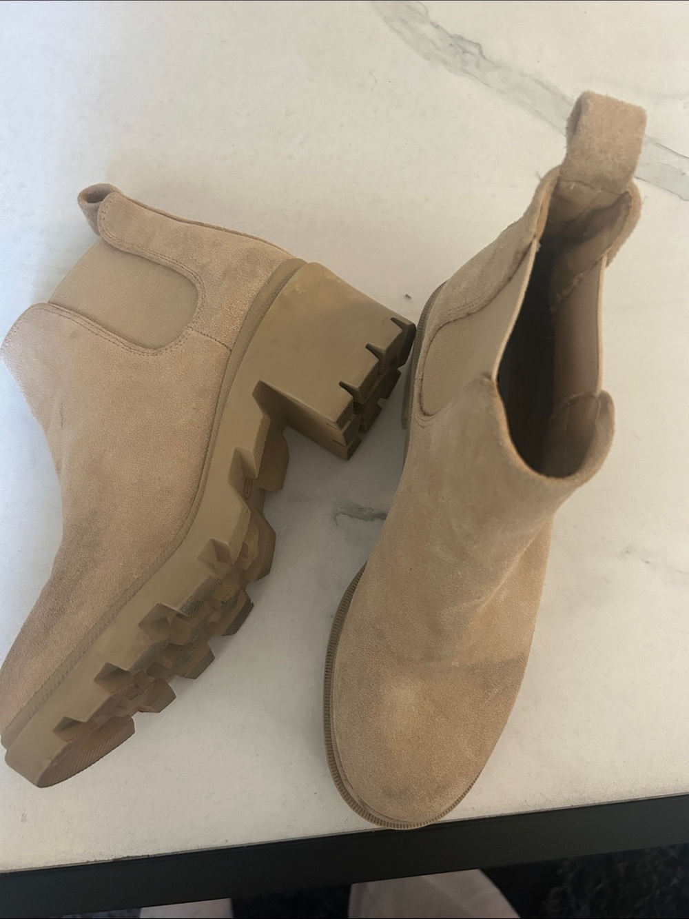 Steve Madden Tan Suede Leather Lug Sole Chelsea Bootie Size 7